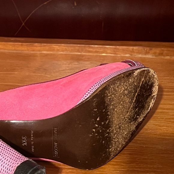 Marc Jacobs Barbie Pink Suede & Purple Lizard Skin Peep Toe Pumps w/ Bows Size 9 - Picture 9 of 10
